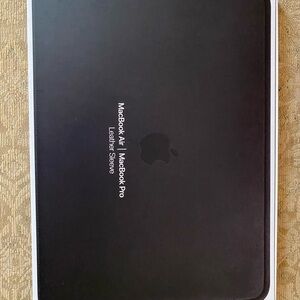 Apple Leather Sleeve for 13-Inch MacBook Air/ MacBook Pro